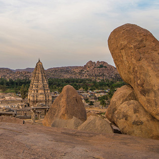 Hampi - Hemakuda heuvel - Virupaksha tempel
